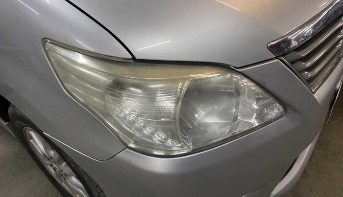 2012 Toyota Innova 2.5 VX 7 STR, Diesel, Manual, 80,838 km, Right headlight - Faded