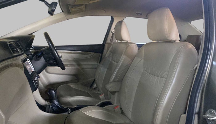 2019 Maruti Ciaz ALPHA  AT 1.5 SHVS PETROL, Petrol, Automatic, 29,473 km, Right Side Front Door Cabin