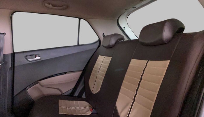 2015 Hyundai Grand i10 ASTA 1.2 KAPPA VTVT, Petrol, Manual, 88,905 km, Right Side Rear Door Cabin