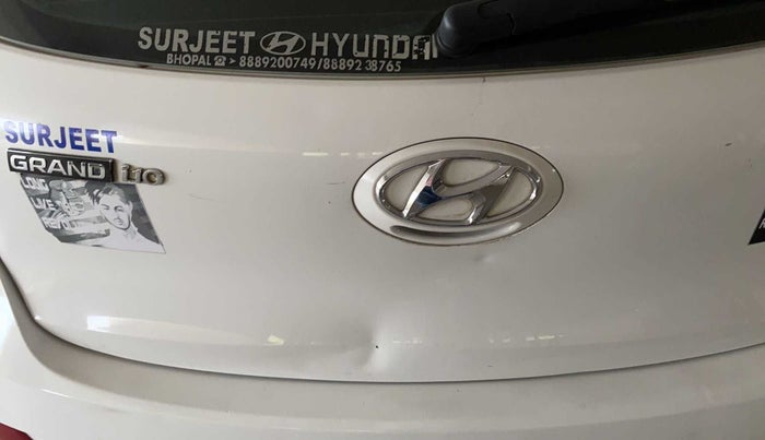 2015 Hyundai Grand i10 ASTA 1.2 KAPPA VTVT, Petrol, Manual, 88,905 km, Dicky (Boot door) - Minor scratches