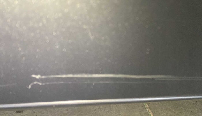 2016 Maruti Ciaz ZDI SHVS, Diesel, Manual, 64,998 km, Driver-side door - Minor scratches