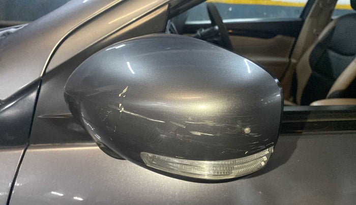 2016 Maruti Ciaz ZDI SHVS, Diesel, Manual, 64,998 km, Left rear-view mirror - Folding motor not working