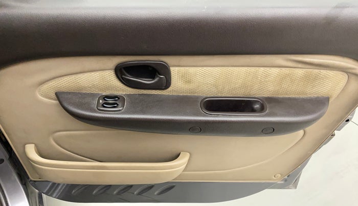 2014 Hyundai Santro Xing GL PLUS, Petrol, Manual, 57,989 km, Driver Side Door Panels Control
