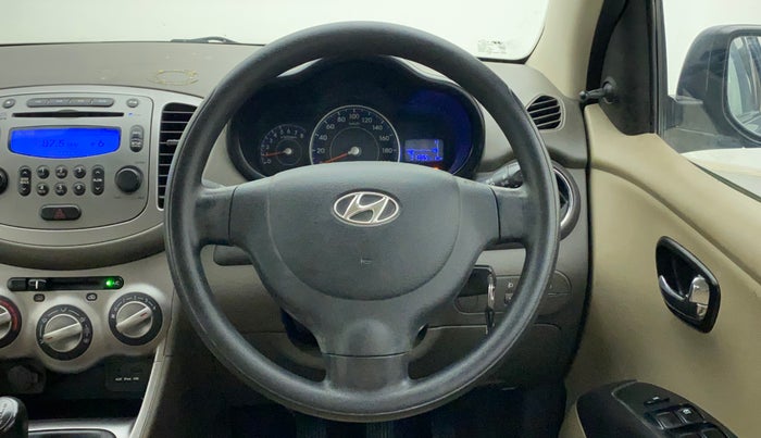 2015 Hyundai i10 SPORTZ 1.1 IRDE2, Petrol, Manual, 31,365 km, Steering Wheel Close Up