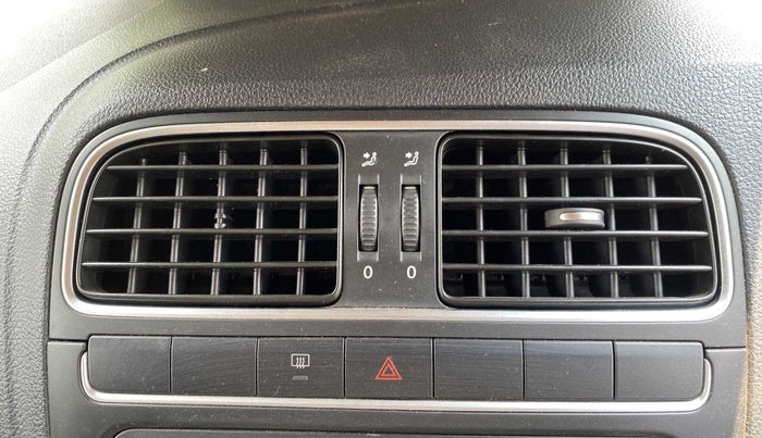 2014 Volkswagen Polo HIGHLINE1.2L, Petrol, Manual, 81,295 km, AC Unit - Front vent has minor damage