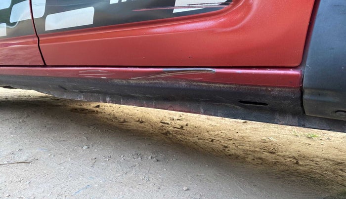 2017 Renault Kwid 1.0 RXT Opt, Petrol, Manual, 35,417 km, Left running board - Slightly dented
