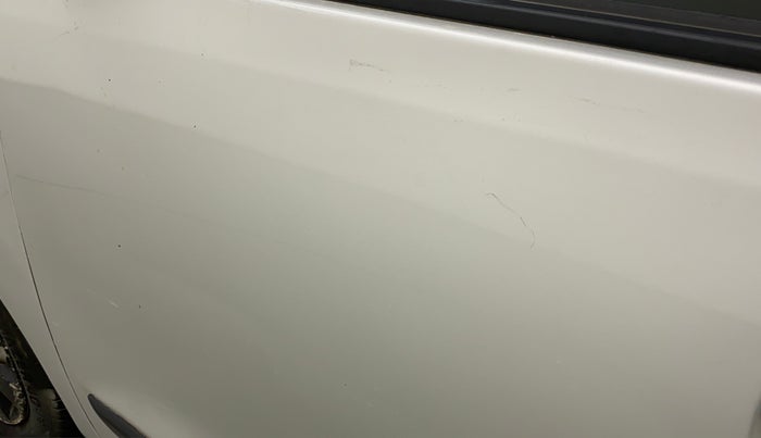 2014 Maruti Wagon R 1.0 LXI, Petrol, Manual, 78,125 km, Front passenger door - Minor scratches