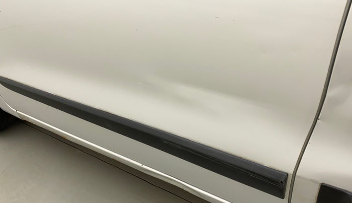 2014 Maruti Wagon R 1.0 LXI, Petrol, Manual, 78,125 km, Front passenger door - Slightly dented