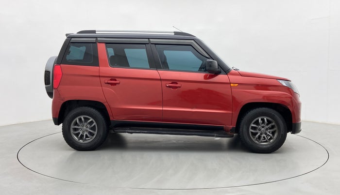 2018 Mahindra TUV300 T10 AMT, Diesel, Automatic, 71,888 km, Right Side View