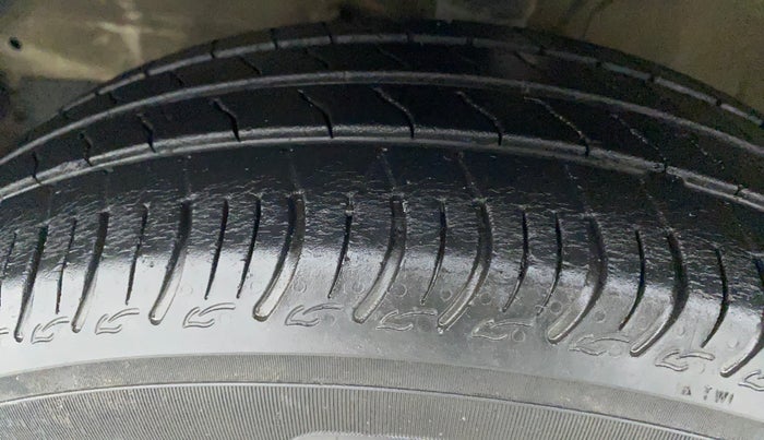 2019 Maruti S PRESSO VXI (O), Petrol, Manual, 32,376 km, Left Front Tyre Tread