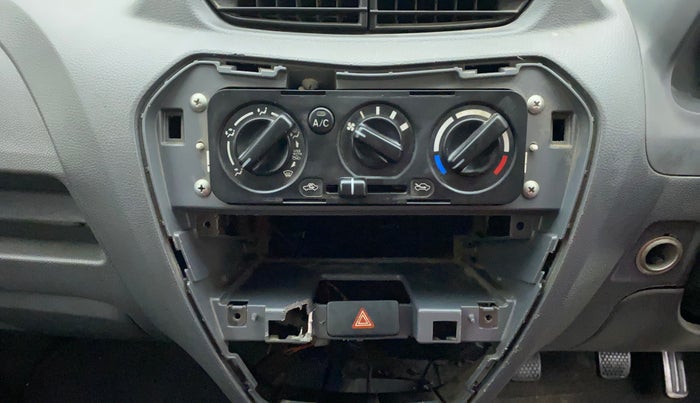 2015 Maruti Alto 800 LXI, Petrol, Manual, 74,113 km, AC Unit - Directional switch has minor damage