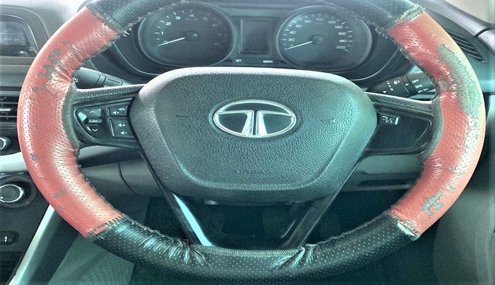 2018 Tata NEXON XM PETROL, Petrol, Manual, 73,282 km, Steering wheel - Steering cover is minor torn