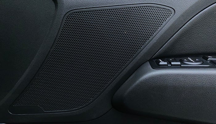 2016 Hyundai New Elantra 2.0 SX(O) AT PETROL, Petrol, Automatic, 34,893 km, Speaker