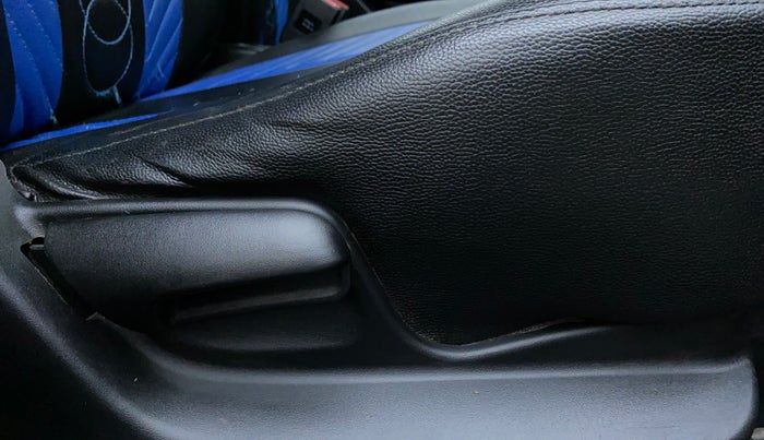 2014 Maruti Swift VXI, Petrol, Manual, 1,01,955 km, Driver Side Adjustment Panel