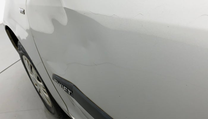 2014 Maruti Swift VXI, Petrol, Manual, 1,01,955 km, Front passenger door - Slightly dented
