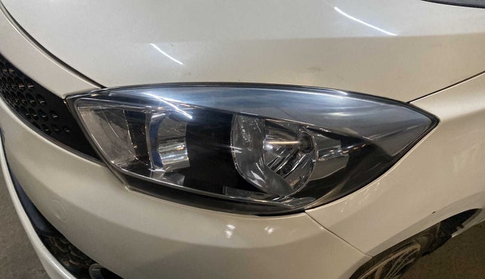 2017 Tata Tiago XZ PETROL, Petrol, Manual, 70,436 km, Left headlight - Minor scratches