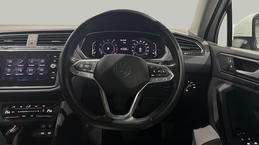 2022 Volkswagen Tiguan 110tsi Life, Automatic, 90395 km, Steering Wheel Close-up