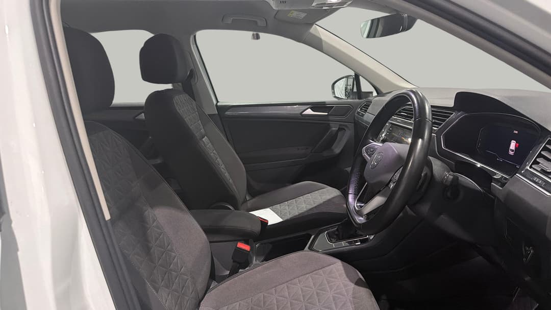 2022 Volkswagen Tiguan 110tsi Life, Automatic, 90395 km, Right Side Front Door Cabin View