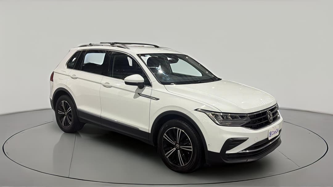 2022 Volkswagen Tiguan 110tsi Life, Automatic, 90395 km, Right Front Diagonal (45- Degree) View