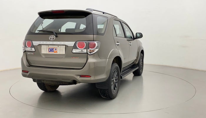 2015 Toyota Fortuner 3.0 AT 4X2, Diesel, Automatic, 45,463 km, Right Back Diagonal