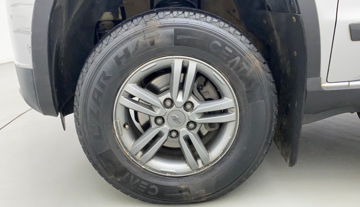 2019 Mahindra TUV300 T10, Diesel, Manual, 1,11,372 km, Left Front Wheel