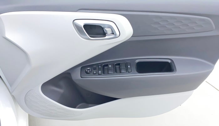 2022 Hyundai GRAND I10 NIOS ASTA AMT 1.2 KAPPA VTVT, Petrol, Automatic, 11,403 km, Driver Side Door Panels Control