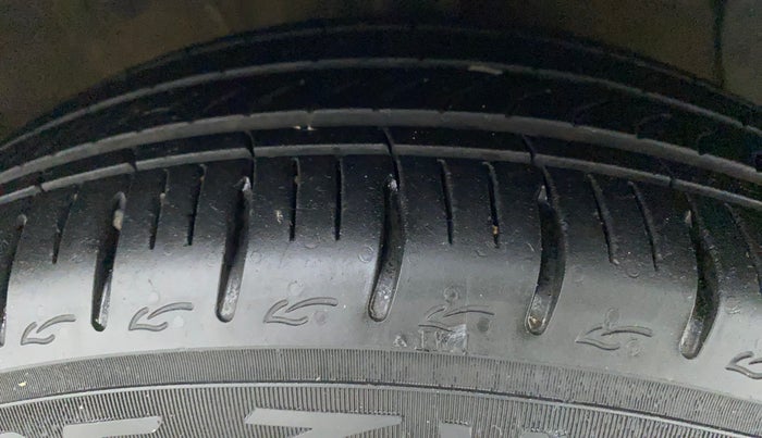 2022 Hyundai GRAND I10 NIOS ASTA AMT 1.2 KAPPA VTVT, Petrol, Automatic, 11,403 km, Right Front Tyre Tread