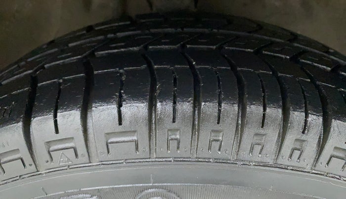 2017 Maruti Alto 800 LXI, Petrol, Manual, 50,948 km, Right Front Tyre Tread