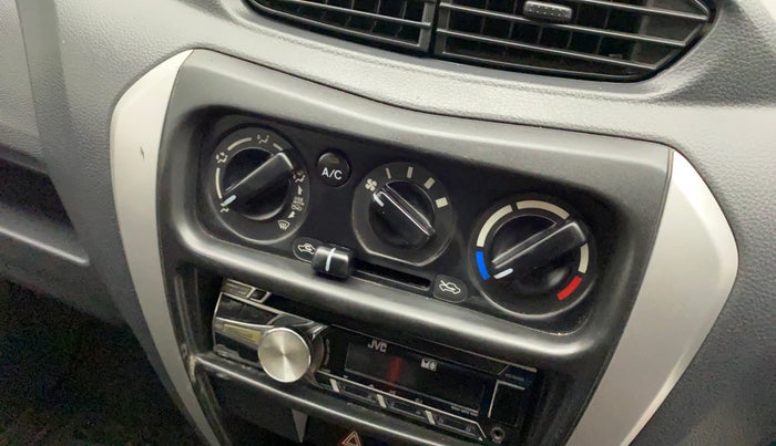 2017 Maruti Alto 800 LXI, Petrol, Manual, 50,948 km, AC Unit - Directional switch has minor damage