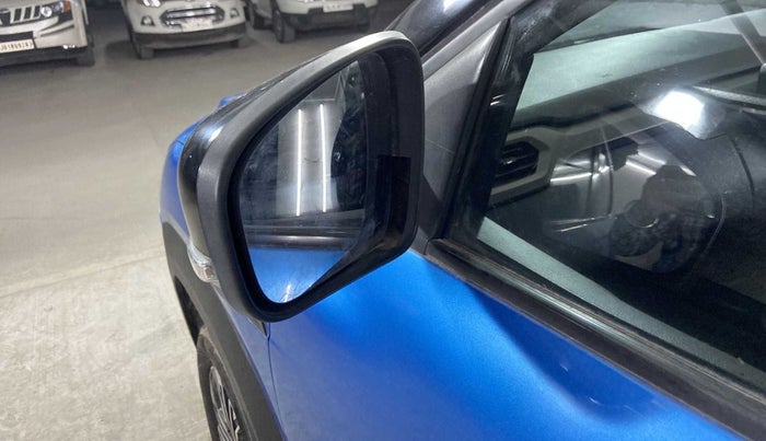 2021 Renault Kiger RXZ TURBO MT DUAL TONE, Petrol, Manual, 11,875 km, Left rear-view mirror - ORVM switch has minor damage