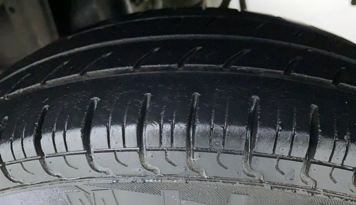2018 Maruti Alto 800 LXI O, Petrol, Manual, 30,046 km, Left Rear Tyre Tread
