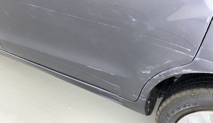 2016 Maruti Ertiga VXI ABS, Petrol, Manual, 55,492 km, Rear left door - Slightly dented
