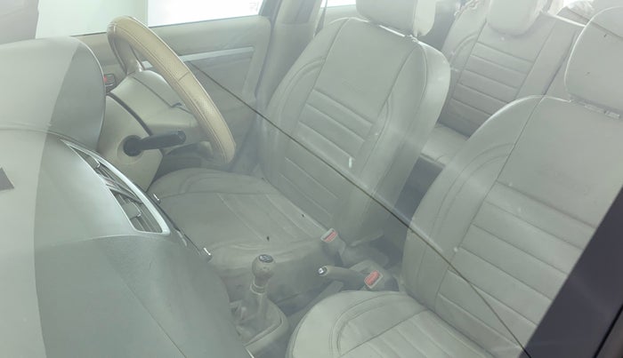 2016 Maruti Ertiga VXI ABS, Petrol, Manual, 55,492 km, Front windshield - Minor spot on windshield