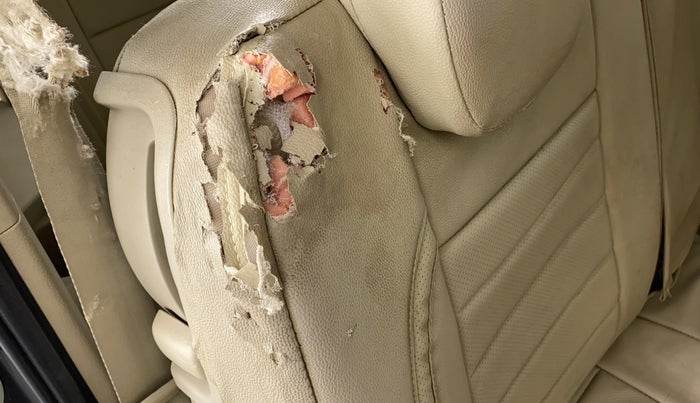 2016 Maruti Ertiga VXI ABS, Petrol, Manual, 55,492 km, Second-row right seat - Cover slightly torn