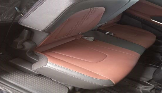 2022 Hyundai ALCAZAR PLATINUM 2.0 MT 7STR, Petrol, Manual, 8,074 km, Second-row right seat - Cover slightly stained