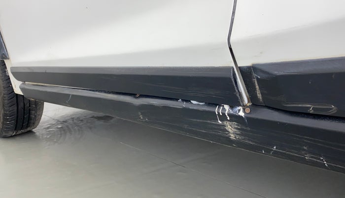 2019 Honda WR-V 1.5L I-DTEC S MT, Diesel, Manual, 53,439 km, Left running board - Cladding has minor damage