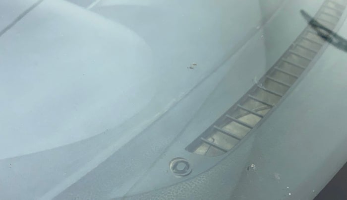 2013 Maruti Swift VDI, Diesel, Manual, 77,326 km, Front windshield - Minor spot on windshield