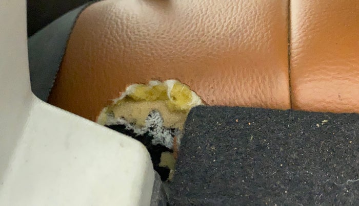 2013 Maruti Swift VDI, Diesel, Manual, 77,326 km, Second-row left seat - Cover slightly torn