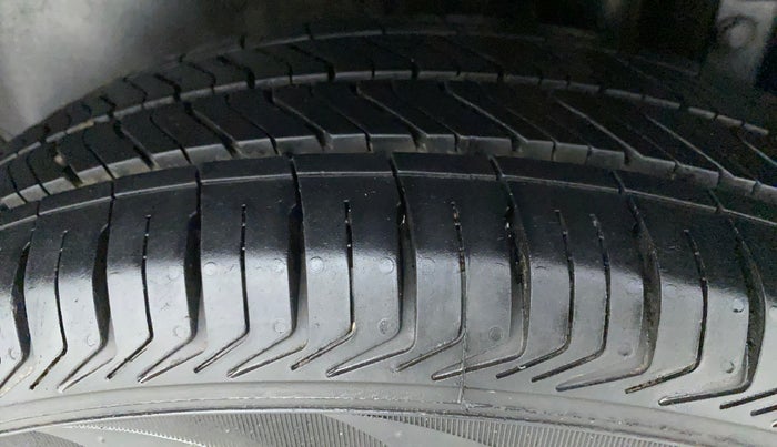 2013 Maruti Swift VDI, Diesel, Manual, 77,326 km, Left Rear Tyre Tread