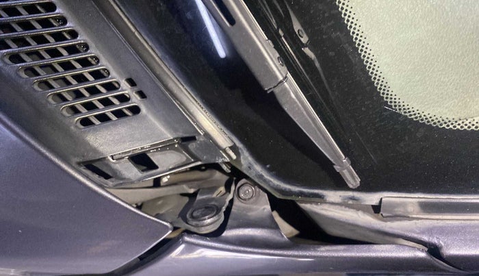 2015 Hyundai i10 MAGNA 1.1, Petrol, Manual, 58,066 km, Bonnet (hood) - Cowl vent panel has minor damage
