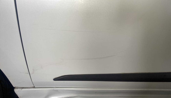 2017 Tata Tiago XZA PETROL, Petrol, Automatic, 67,599 km, Front passenger door - Slightly dented