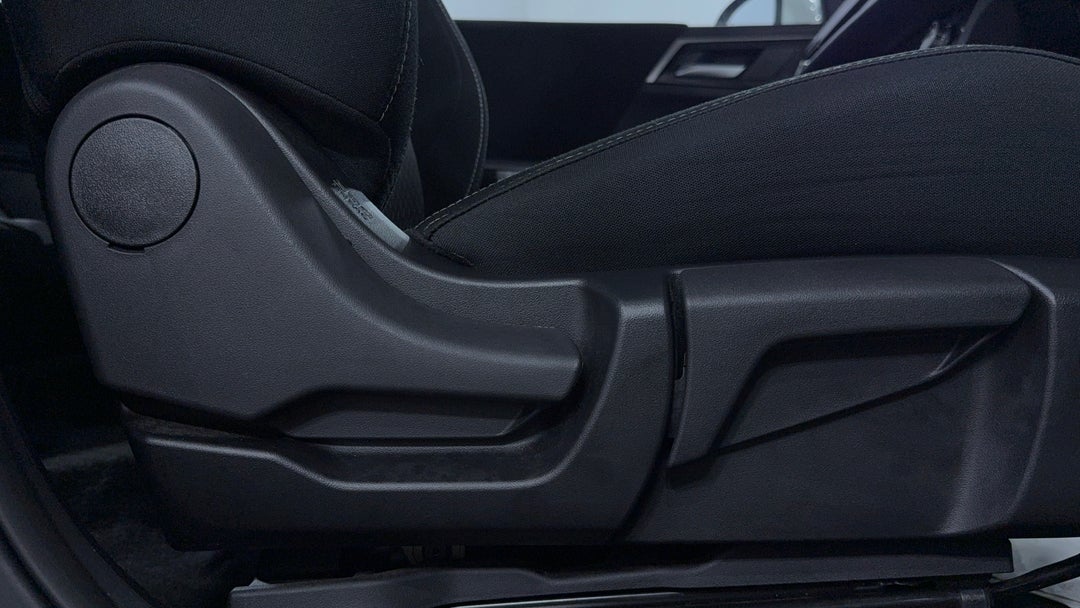 2024 Mitsubishi Outlander Es 5 Seat (2wd), Automatic, 55336 km, Drivers Side Adjustment Panel