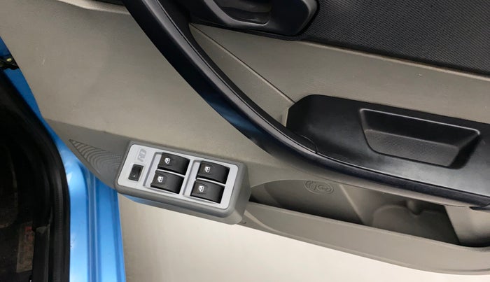 2016 Tata Tiago XE PETROL, Petrol, Manual, 45,306 km, Right front window switch / handle - Master window function not working
