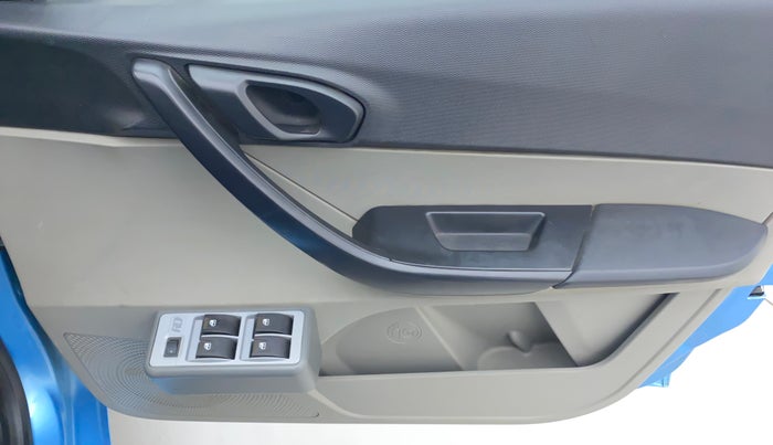 2016 Tata Tiago XE PETROL, Petrol, Manual, 45,306 km, Driver Side Door Panels Control