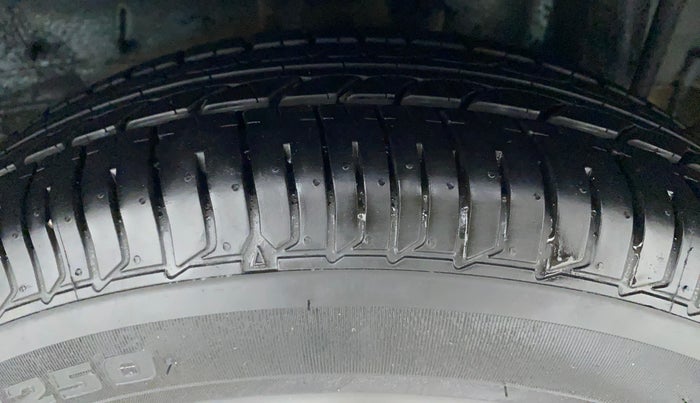 2016 Tata Tiago XE PETROL, Petrol, Manual, 45,306 km, Left Rear Tyre Tread