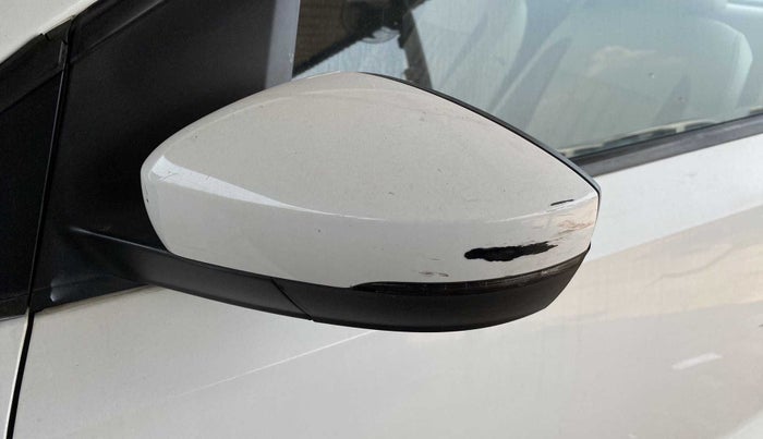 2015 Volkswagen Vento COMFORTLINE 1.2 TSI AT, Petrol, Automatic, 51,974 km, Left rear-view mirror - Minor scratches
