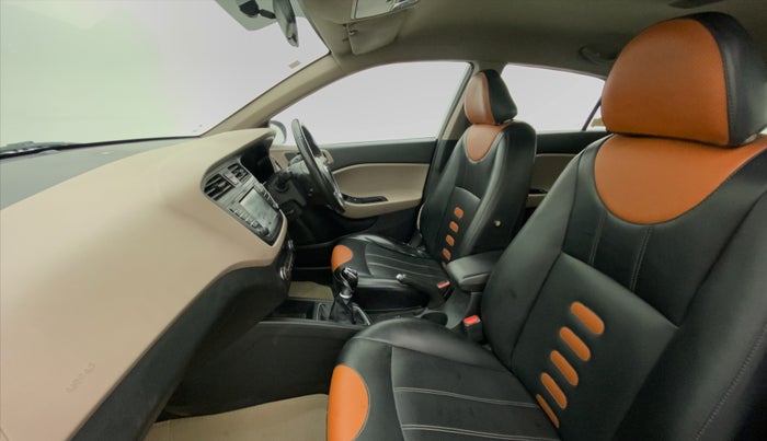 2015 Hyundai Elite i20 ASTA 1.4 CRDI (O), Diesel, Manual, 91,861 km, Right Side Front Door Cabin