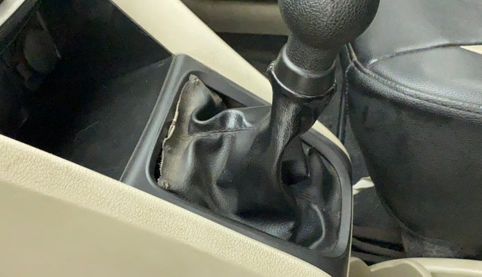 2017 Maruti Celerio VXI CNG, CNG, Manual, 48,291 km, Gear lever - Boot cover slightly torn