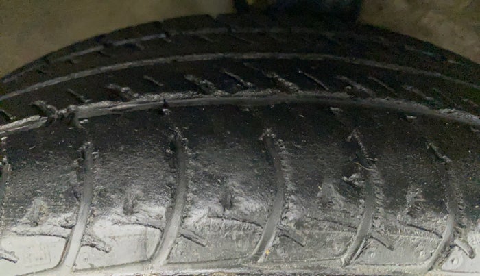 2017 Maruti Celerio VXI CNG, CNG, Manual, 48,291 km, Right Front Tyre Tread