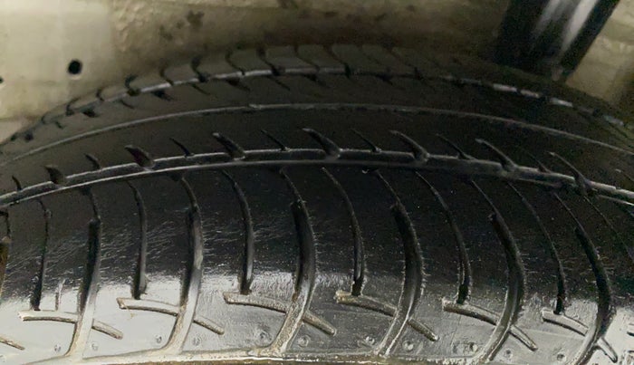 2017 Maruti Celerio VXI CNG, CNG, Manual, 48,291 km, Left Rear Tyre Tread